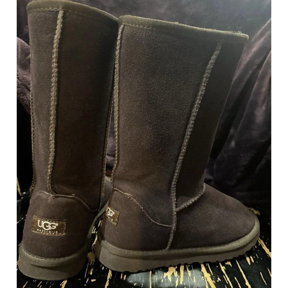 Ugg Australia Classic Tall 5815 Chocolate Brown Sheepskin Suede Boots Size 8 EUC